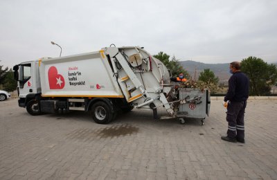 Bayraklı’da 3 yılda 378 bin ton atık toplandı